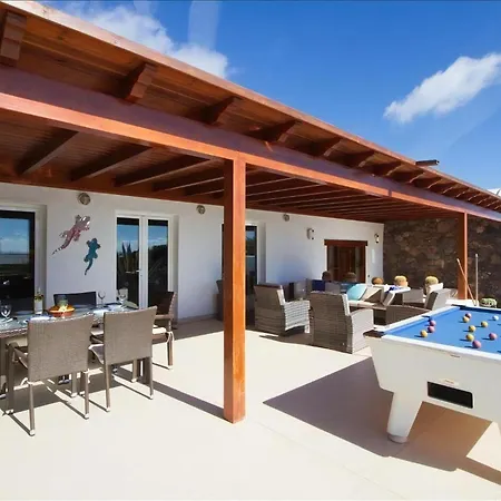 Villa Dos Piedras Puerto Del Carmen Lanzarote *