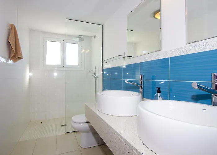 Villa Brilliant Puerto Del Carmen Dos Piedras 4 Bedrooms Private Pool Tías