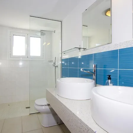 Villa Brilliant Puerto Del Carmen Dos Piedras 4 Bedrooms Private Pool Tías