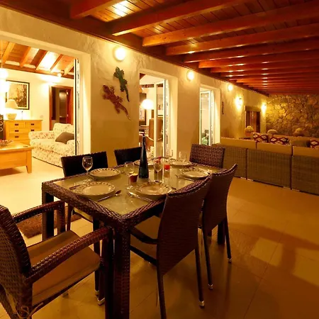 Brilliant Puerto Del Carmen Dos Piedras 4 Bedrooms Private Pool Villa Tías